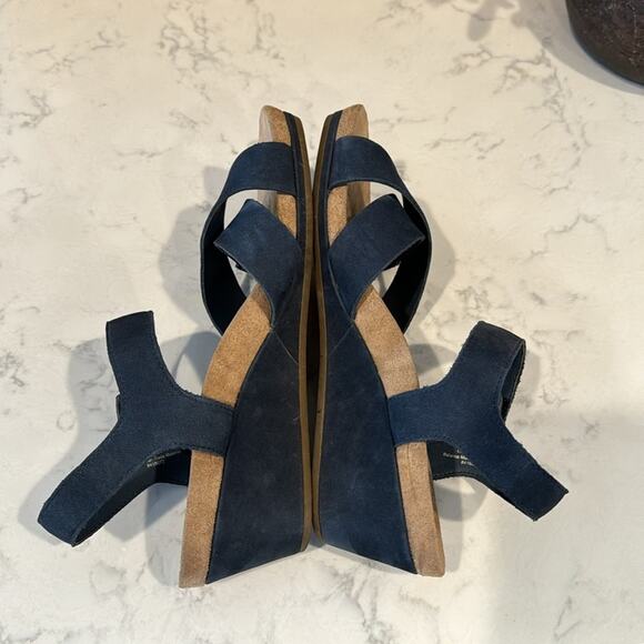 Bjorndal Sadie Wedge Sandals suede neutral minimalist comfortable size 9 blue - Picture 6 of 8